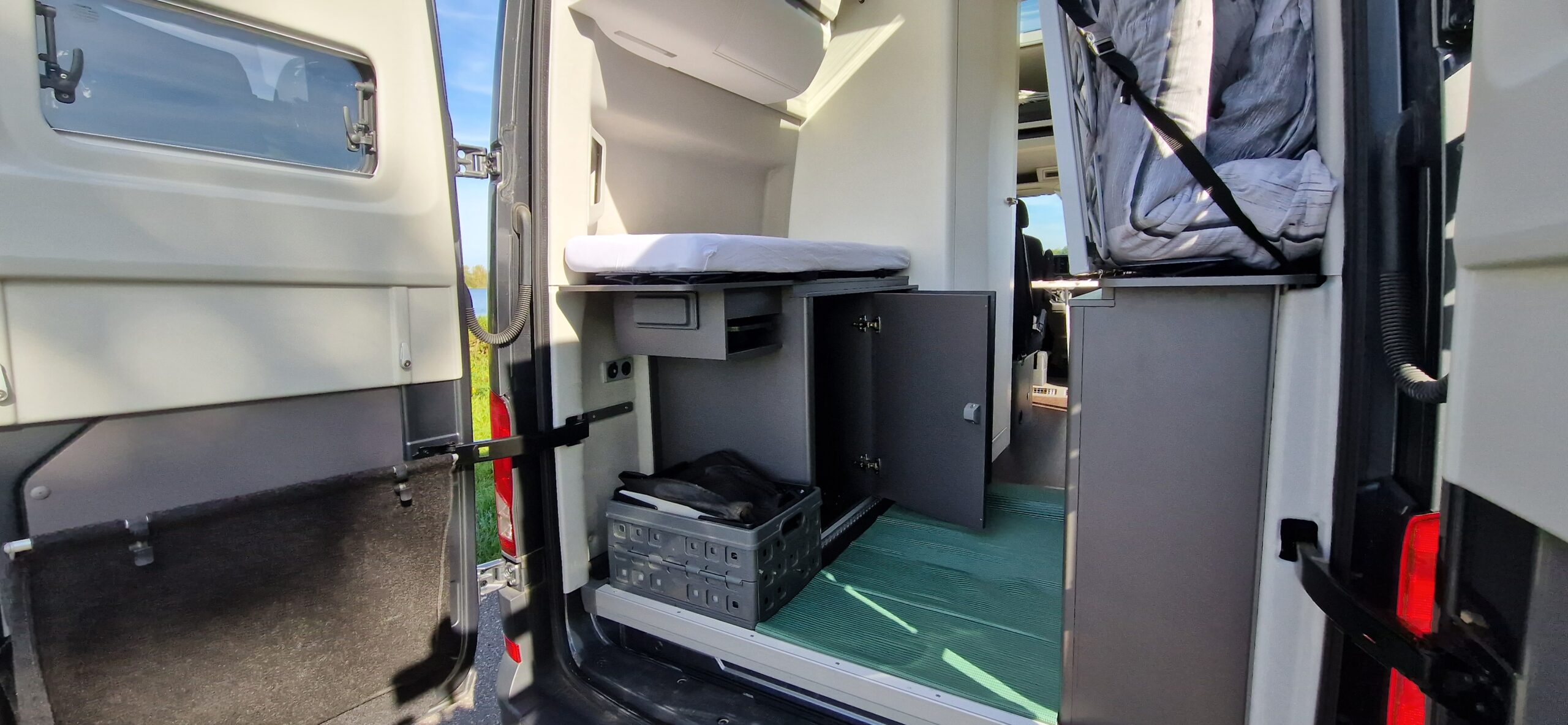 Grand california viltzakken, opbergvak, buiten stoelen en tafel inbouw